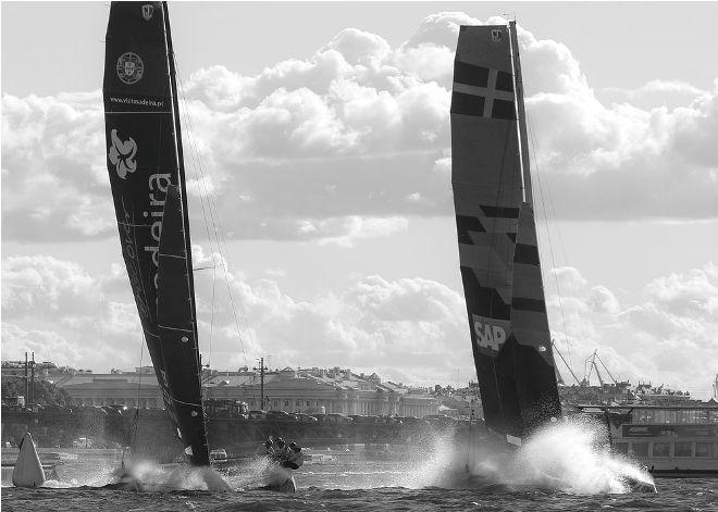 Act 5, St Petersburg 2016 – Practice day – Sail Portugal-Visit Madeira and SAP Extreme Sailing Team charge across the Neva River on the official training session in Russia. - Extreme Sailing Series © Rodrigo Rato / Sail Portugal-Visit Madeira